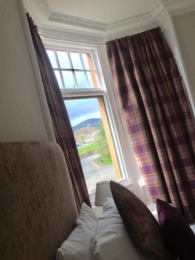 Dryburgh Arms Pub With Rooms 멜로스 외부 사진